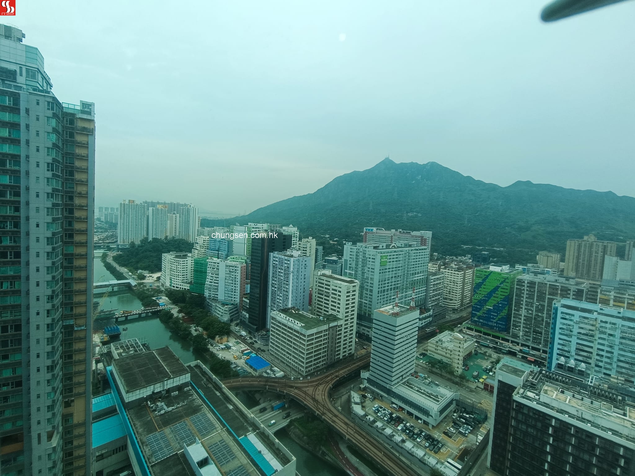 屯門屯門鄉事會路83號瓏門5座40字樓C單位。