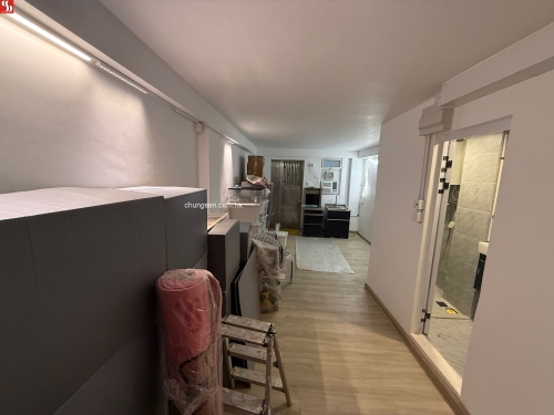 FLAT B ON 5/F INCLUDING PORTION OF ROOF IMMEDIATELY ABOVE FLAT B NOS.235/237 QUEEN'S ROAD WEST HONG KONG