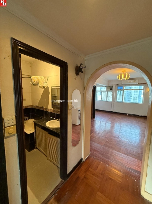 鰂魚涌英皇大樓16字樓J單位。(銀主命)