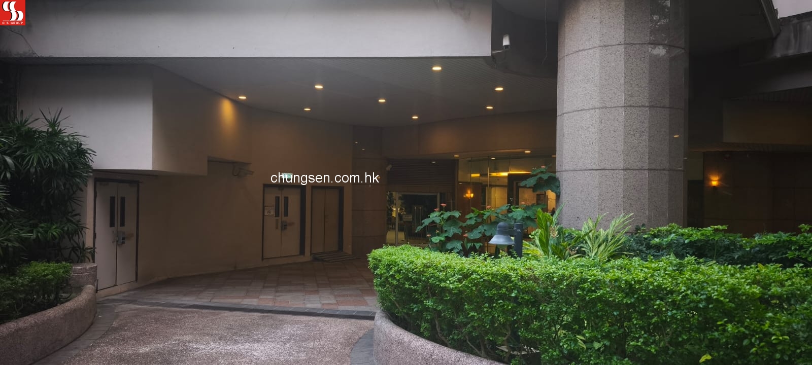 荃灣青山公路荃灣段398號愉景新城1座18字樓 D室。 (2份之1業權)