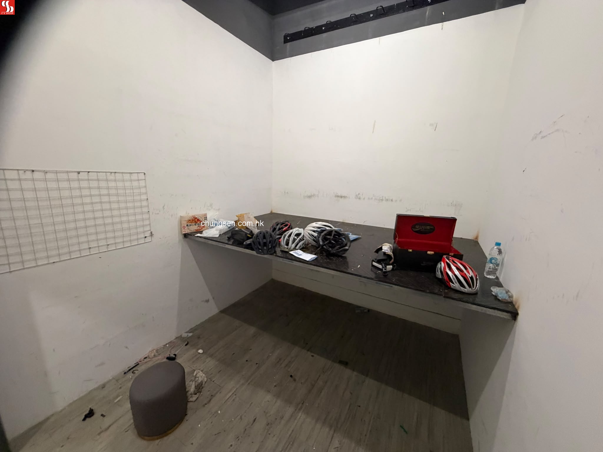 新界沙田火炭坳背灣街26 - 28號富騰工業中心地下2室29號單位。(銀主命)