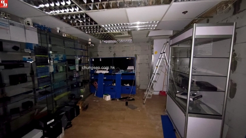 深水埗福華街146-152號黃金電腦商場低層地下37號及41號鋪。(銀主命)