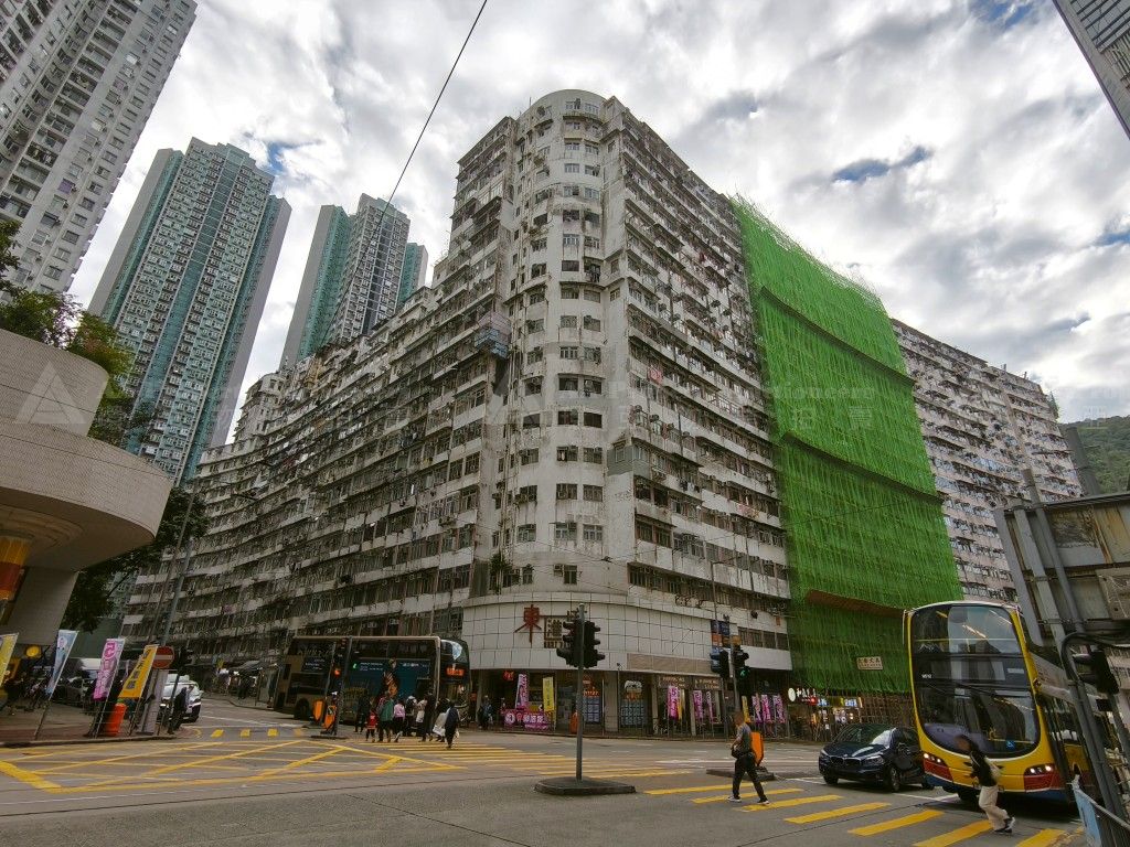 香港鰂魚涌英皇道1046號益昌大廈14字樓A20室 Flat A20 on 14/F, Yick Cheong Building, No. 1046 Kings Road, Quarry Bay, HK