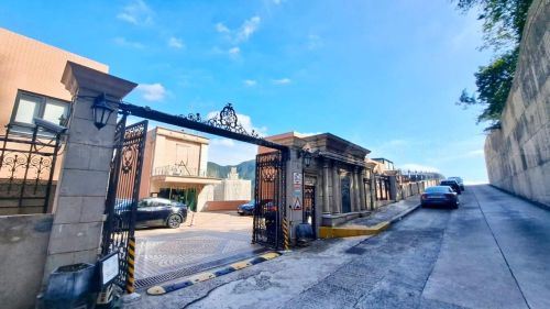 香港淺水灣道93號寶晶苑1座1A室及停車位5號 Apartment 1A of Block 1 and Car Parking Space No. 5, Belleview Place, No. 93 Repulse Bay Road, HK