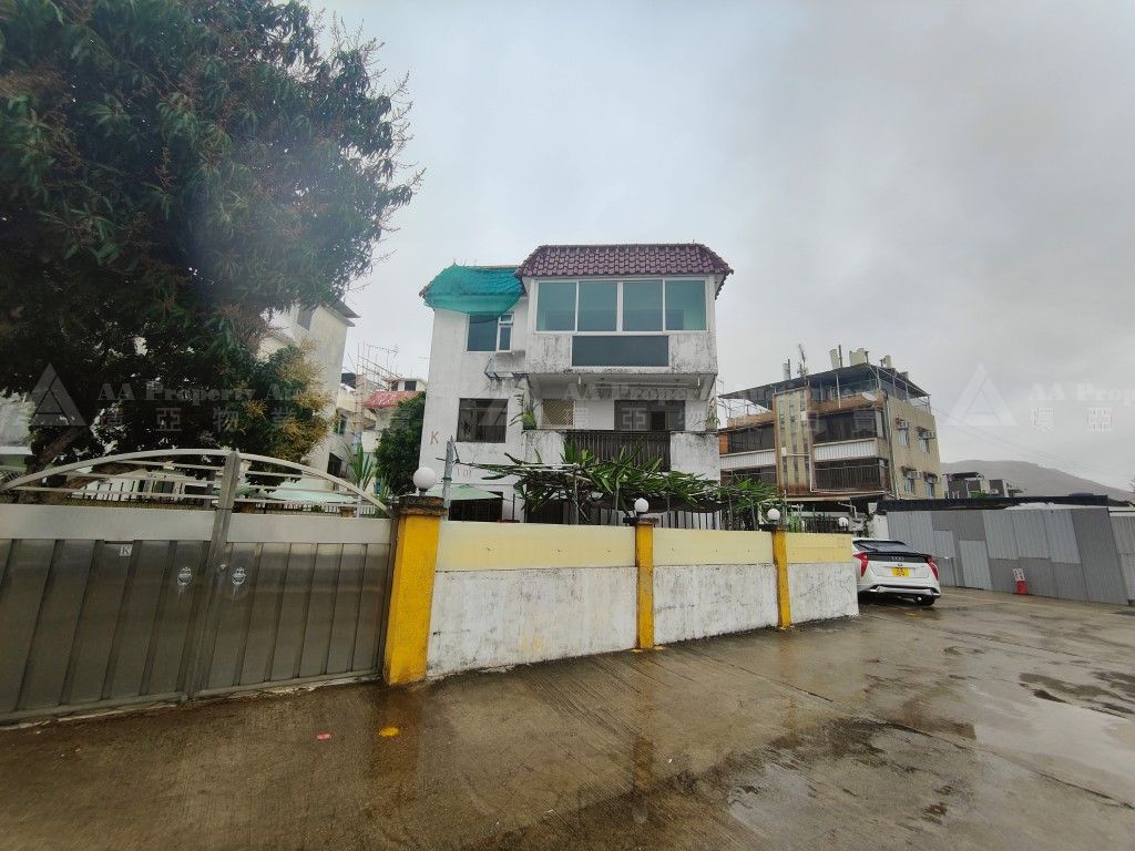新界元朗振華花園第一期K座2字樓連天台 (DD118 Lot No. 95 SC) 2/F and the Main Roof, Block K, Chun Wah Villas, S.C of Lot No. 95 in DD118, Yuen Long, NT