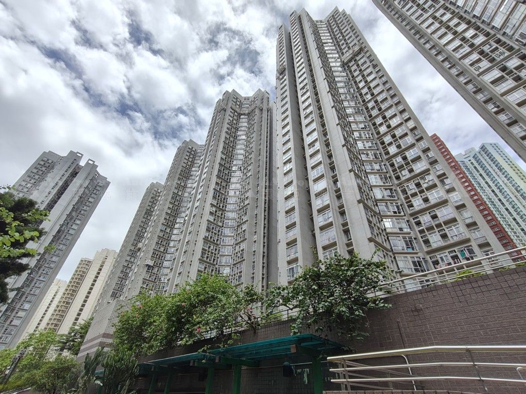 九龍藍田匯景道8號匯景花園5座32字樓B室 Flat B on 32/F of Block 5, Sceneway Garden, No. 8 Sceneway Road, Lam Tin, Kln.
