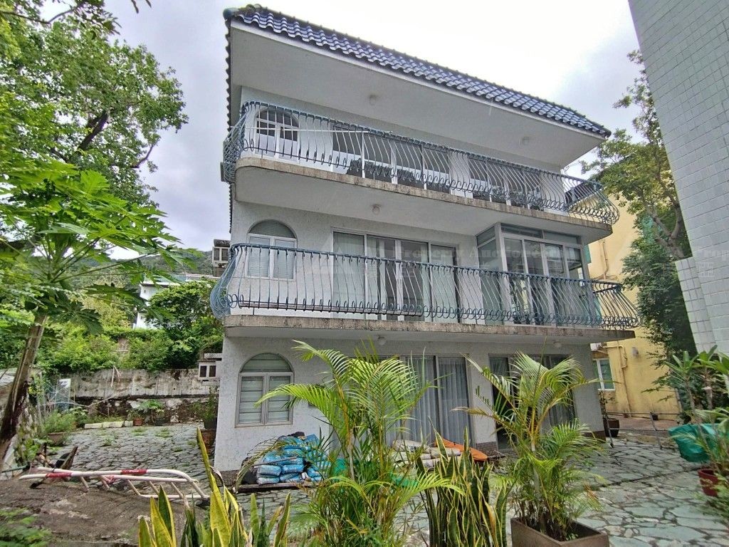新界大嶼山石壁大浪灣村53號地下, 1字樓及2字樓連天台 (DD321 Lot No. 199) G/F, 1/F, 2/F & Roof, 53 Tai Long Wan Tsuen, Shek Pik, Lantau Island, NT (DD321 Lot No. 199)