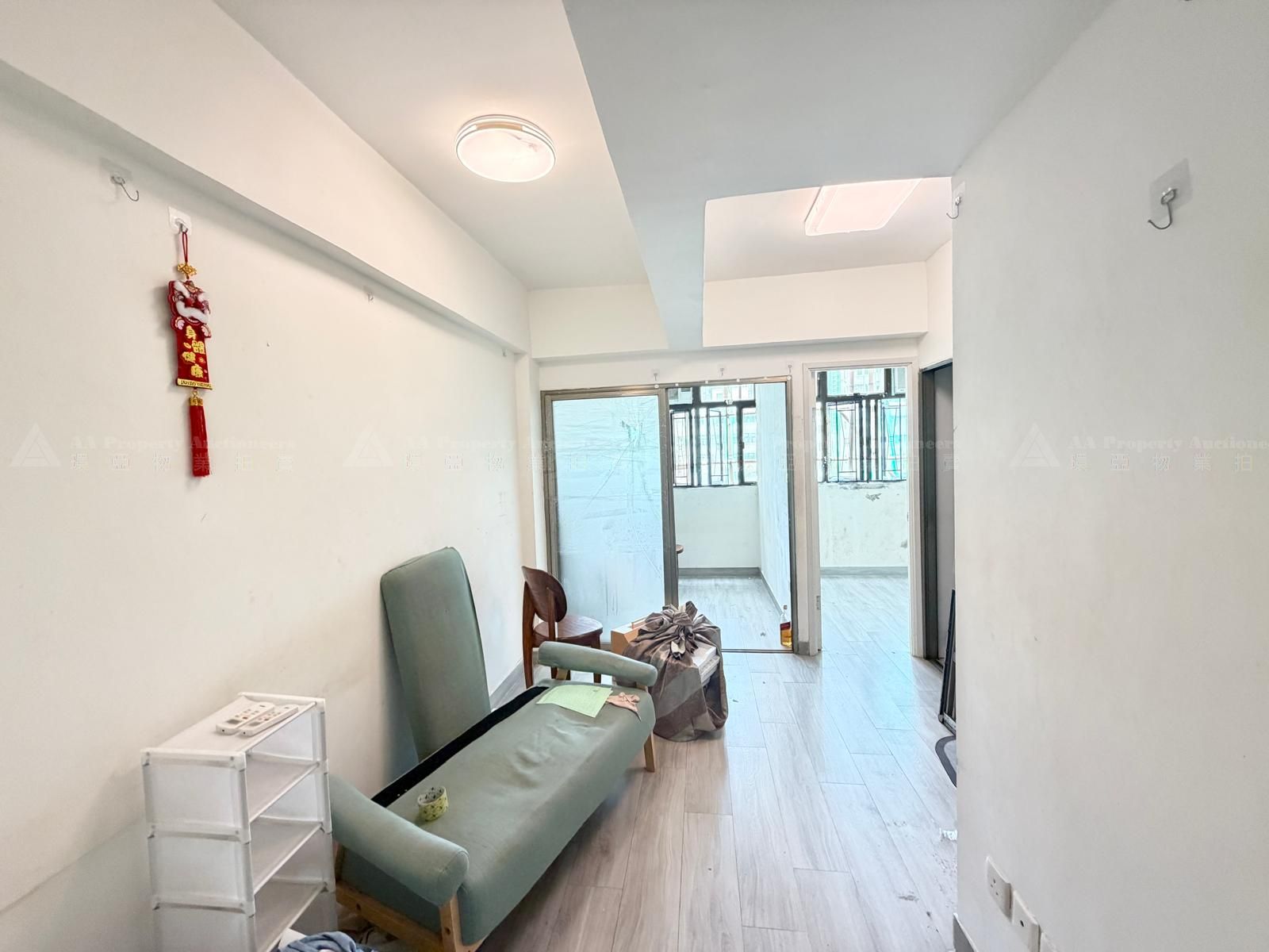 九龍深水埗鴨寮街156號8字樓連天台 8/F & Roof, No. 156 Apliu Street, Sham Shui Po, Kln.