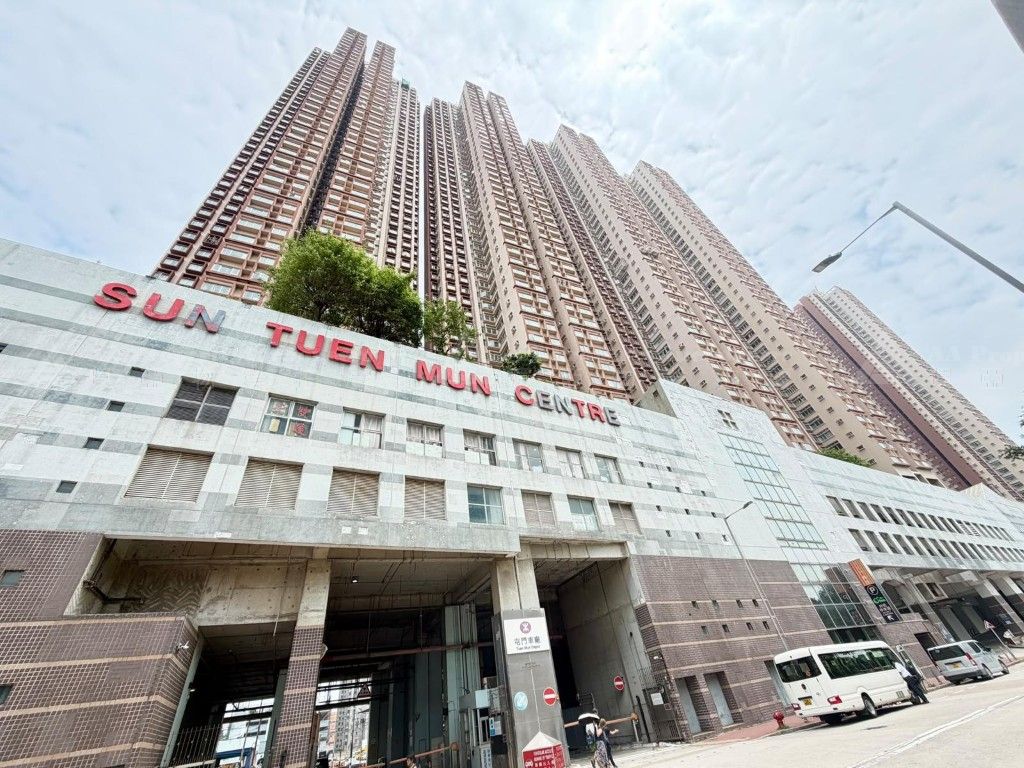 新界屯門屯門路55-65號新屯門中心2座8字樓E室 Flat E, 8/F, Block 2 (formerly known as Tower 2), Sun Tuen Mun Centre, Nos. 55-65 Lung Mun Road, Tuen Mun, NT