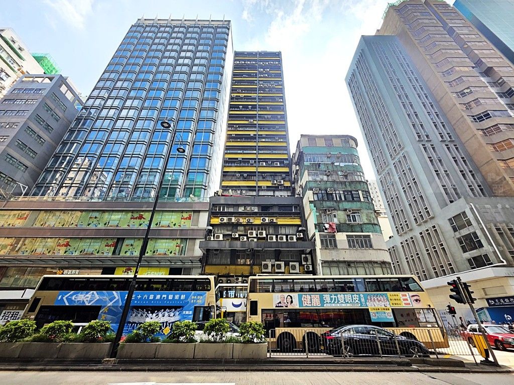 九龍旺角彌敦道557及559號永旺行13字樓A室 Office A on 13/F, Wing Wong Commercial Building, Nos. 557 & 559 Nathan Road, Mongkok, Kln.