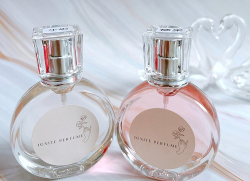 追寻芳香的旅程：探索香水的奥秘