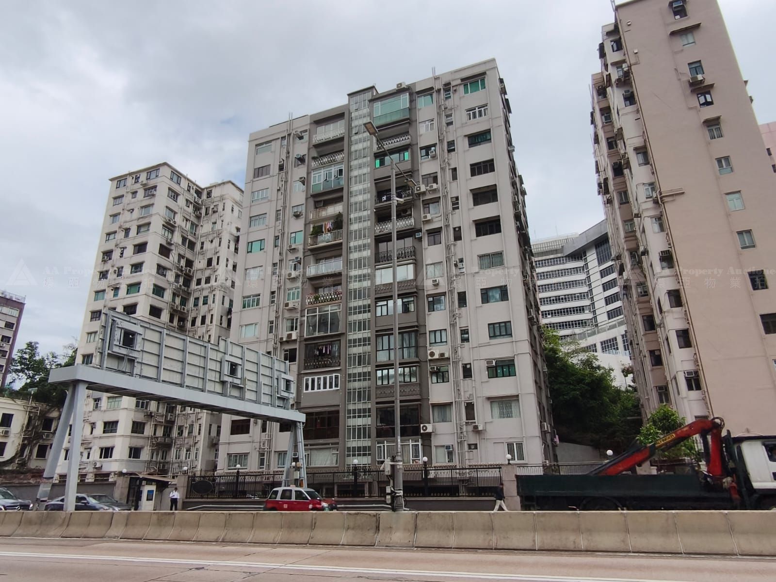 九龍何文田窩打老道108及110號匯景大廈5字樓A室連車位12號 Flat A on 5th Floor & Parking Space No.12, Scenery Mansion, Nos.108 & 110 Waterloo Road, Ho Man Tin, Kowloon