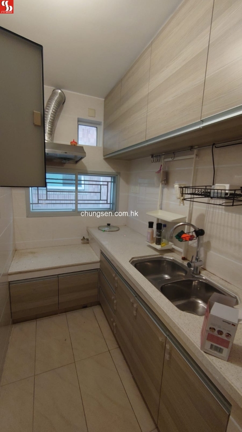 元朗屏山盛屋村58C號1字樓連露台。(銀主命)