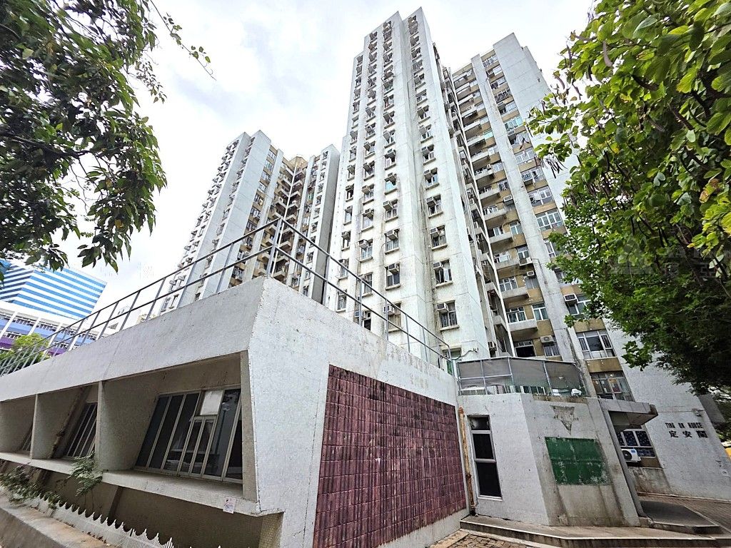 新界屯門屯興路2號兆安苑H座(定安閣)11字樓2室 (自由市場) Flat 2, 11/F, Siu On Court, Block H (Ting On House), No. 2 Tuen Hing Road, Tuen Mun, NT