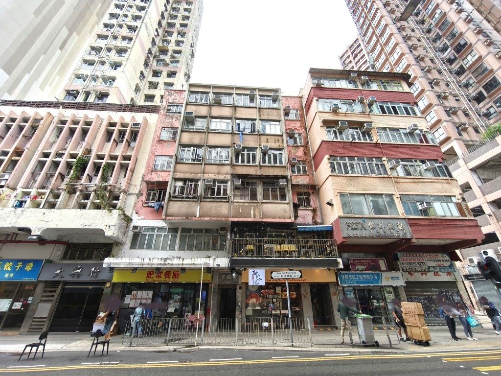 香港田灣石排灣道88A號富裕閣5字樓後座及天台 Rear Portion on 5/F & Rear Portion of Roof, No. 88A Shek Pai Wan Road, Tin Wan, HK
