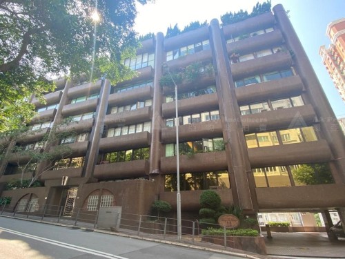 香港跑馬地藍塘道72-82號永安新邨4字樓連地庫30號車位 Apartment on the Whole of 4/F & Car Parking Space No.30 on Basement, Wing On Lodge, Nos. 72-82 Blue Pool Road, Happy Valley, HK