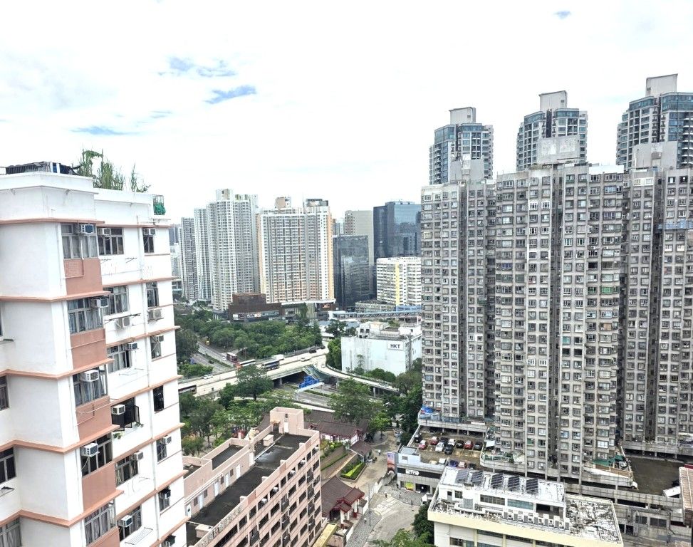 九龍黃大仙飛鳳街23號盈利大廈20字樓D室 Flat D on 20/F, Profit Mansion, No. 23 Fei Fung Street, Wong Tai Sin, Kln.