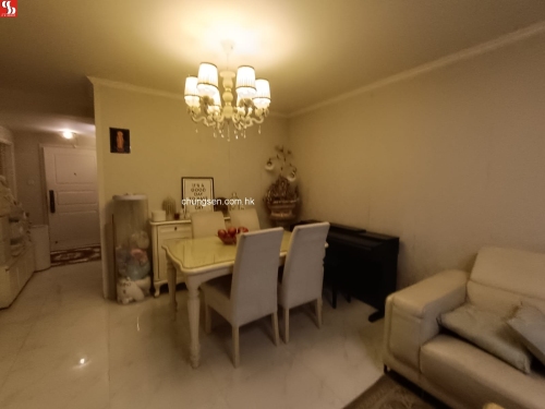 西灣河鯉景道64號鯉景灣安澤樓8字樓F單位。(有價必售/不設收回)