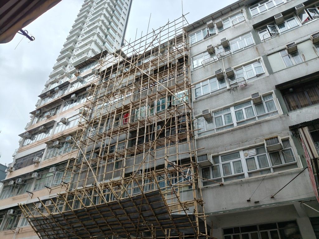 九龍紅磡必嘉街8號2字樓 (只售1/2之業權) 1/2 part or share of 2/F, No. 8 Baker Street, Hung Hom, Kln.