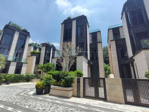 新界上水青山公路古洞段88號高爾夫．御苑 高爾夫．皇殿别墅B2屋連R25及R26號車位 House B2 & House Parking Spaces Nos. R25 & R26 Kings Gate of Eden Manor, 88 Castle Peak Road Kwu Tung, Sheung Shui, NT