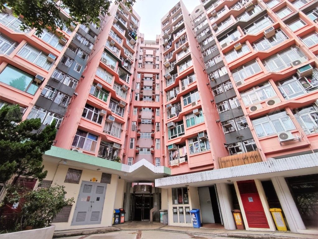 香港赤柱環角道60號龍欣苑B座(龍騰閣)3字樓15室 (自由市場) Flat 15 on 3/F, Block B, Lung Yan Court, No. 60 Cape Road, Stanley, HK