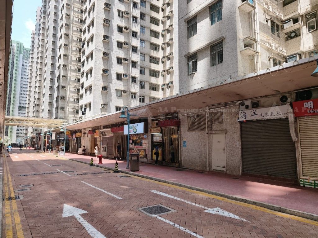 新界屯門龍門路43號龍門居濕貨市場M26號單位 Unit No. M26 in the Wet Market of Lung Mun Oasis, No. 43 Lung Mun Road, Tuen Mun, NT