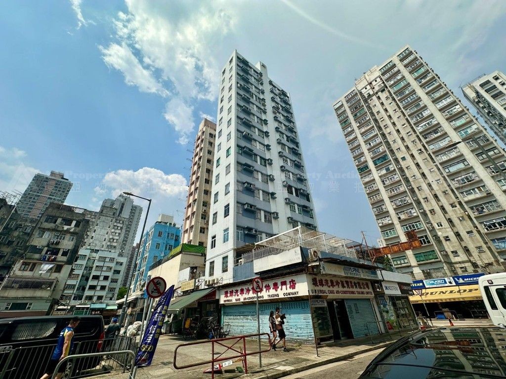 新界元朗建德街18號富安大廈11字樓A室 Flat A on 11/F and Veranda, Fu On Building, No.18 Kin Tak Street, Yuen Long, NT