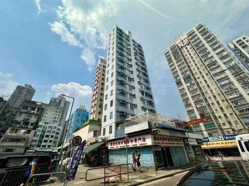 新界元朗建德街18號富安大廈11字樓A室 Flat A on 11/F and Veranda, Fu On Building, No.18 Kin Tak Street, Yuen Long, NT